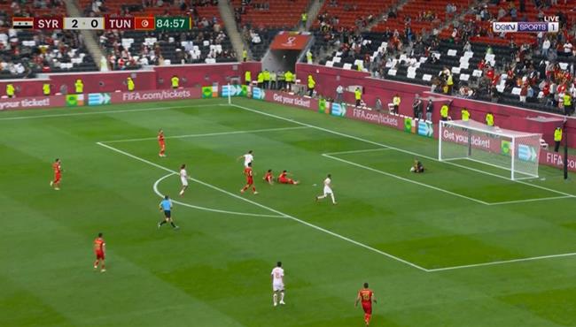 تصدي خالد حاج عثمان يحرم تونس من تسجيل هدف