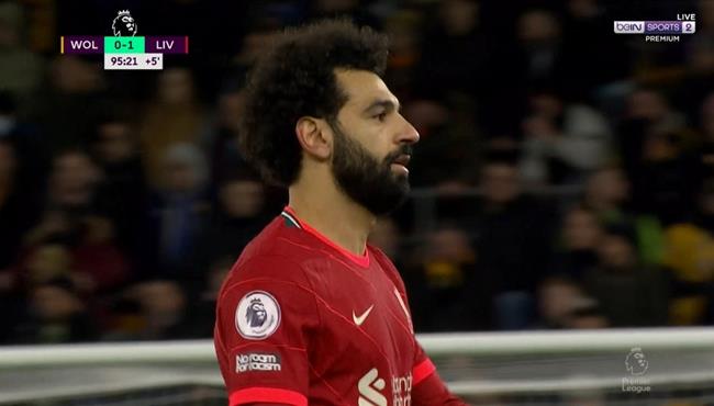 لحظة خروج محمد صلاح في مباراة ليفربول وولفرهامبتون