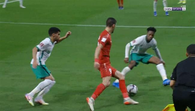 لقطة مهارية رائعة من تامر صيام لاعب فلسطين امام السعودية بكأس العرب