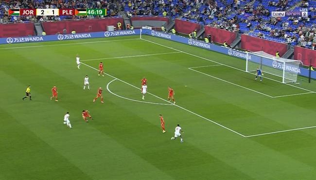 القائم يحرم محمد ابو زريق من تسجيل هدف عالمي في مباراة الاردن وفلسطين