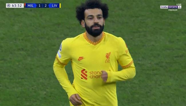 لحظة خروج محمد صلاح في مباراة ليفربول وميلان بدوري ابطال اوروبا