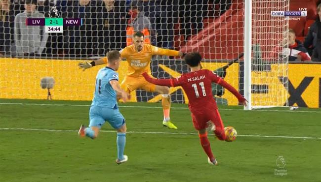 محمد صلاح يهدر هدف محقق في مباراة ليفربول ونيوكاسل