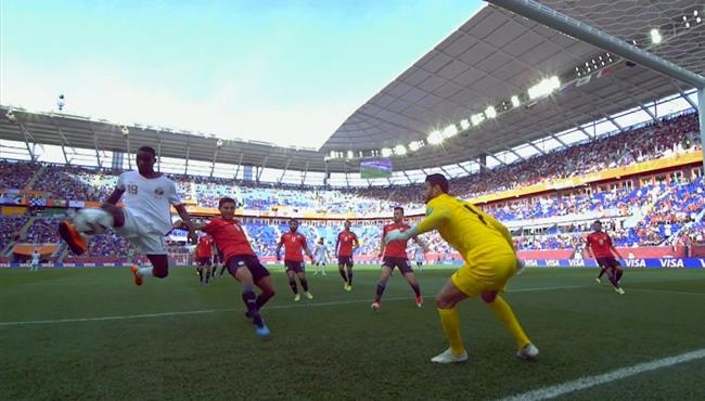 المعز علي يهدر فرصة لا تصدق امام مصر والمرمي خالي