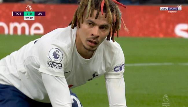 ديلي الي يهدر انفراد تام في مباراة ليفربول وتوتنهام