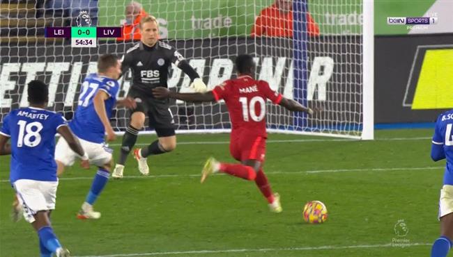 ماني يهدر انفراد في مباراة ليفربول وليستر سيتي