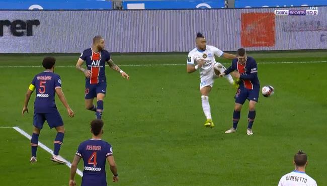 طرد ديميتري باييت بعد تدخل عنيف علي فيراتي في مباراة باريس ومارسيليا