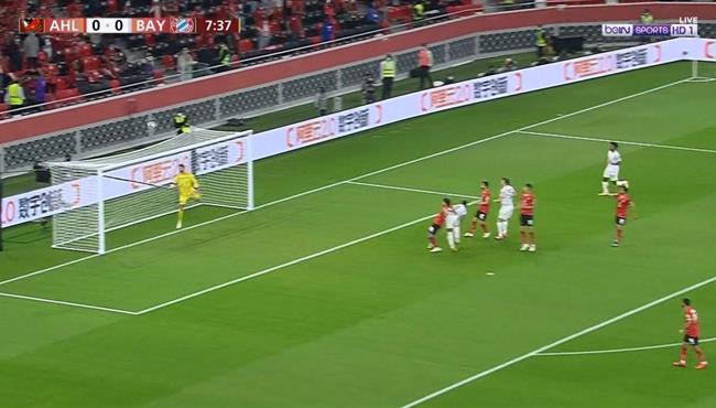 جنابري يهدر اول فرصة خطيرة لبايرن ميونخ علي الاهلي