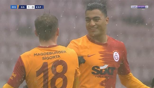 مصطفي محمد يشارك في هدف جالطة سراي الاول في مرمي قاسم باشا