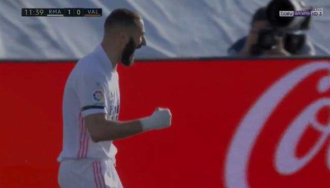 هدف كريم بنزيما الرائع في مرمي فالنسيا بالدوري الاسباني