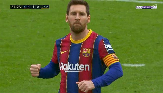 هدف ميسي في مرمي قادش بالدوري الاسباني