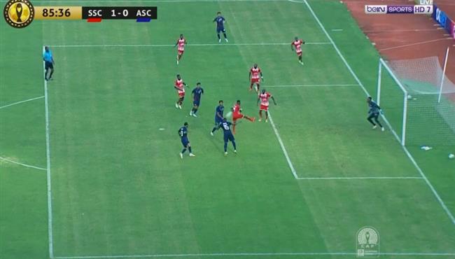 اليو ديانج يهدر فرصة هدف للاهلي امام سيمبا