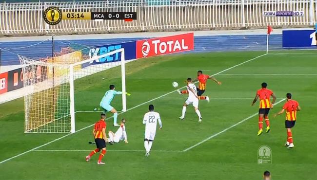 لاعب الترجى يهدر هدف محقق والمرمي خالى امام مولودية الجزائر