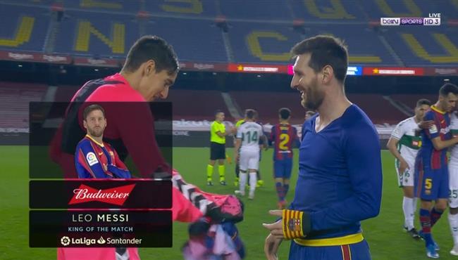 لقطة رائعة شاهد رد فعل حارس التشي لحظة طلب ميسي قميصة بعد المبارة