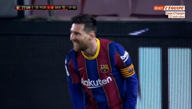 ميسي يهدر فرصة هدف لبرشلونة امام اشبيلية