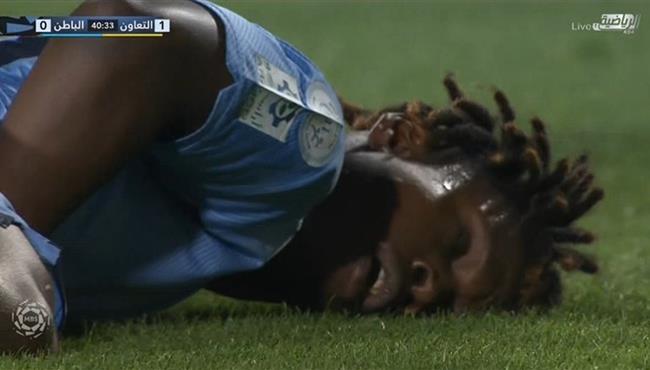سقوط مرعب لسعد الخيري في مباراة التعاون والباطن بالدوري السعودي