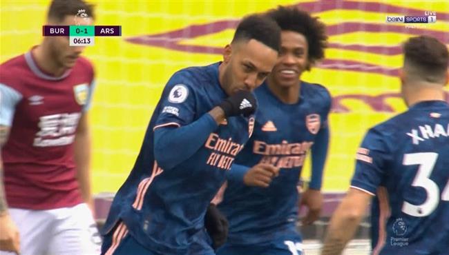 هدف اوباميانج فى مرمي بيرنلي بالدوري الانجليزي