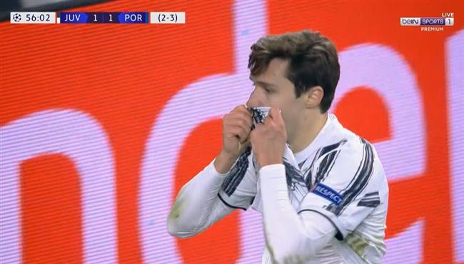 كييزا يراوغ حارس بورتو والقائم يمنعة من تسجيل هدف محقق ليوفنتوس