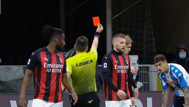 طرد أنتي ريبيتش في مباراة ميلان ونابولي