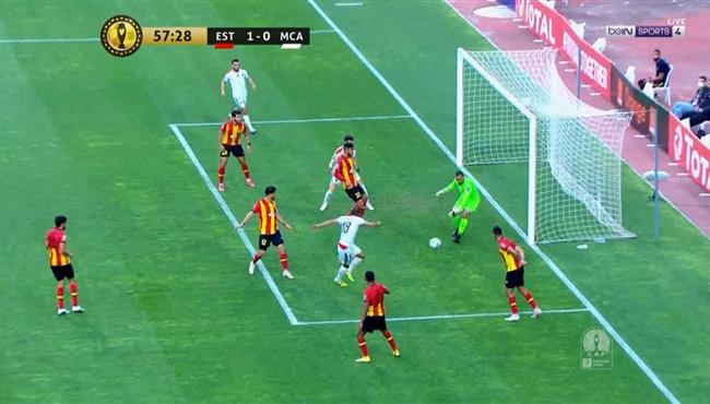 تصدي حارس الترجي الرائع يحرم مولودية الجزائر من هدف محقق