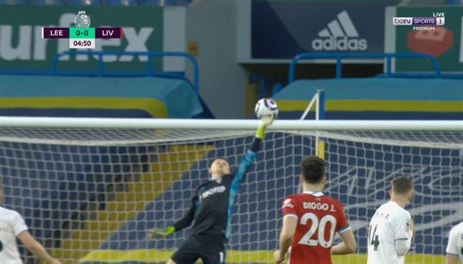 تصدي حارس ليدز يحرم تياجو الكانتار من تسجيل هدف رائع لليفربول
