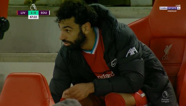 لحظة خروج محمد صلاح في مباراة ليفربول وساوثهامبتون
