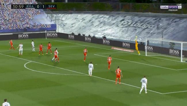 ياسين بونو يحرم بنزيما من تسجيل هدف محقق لريال مدريد