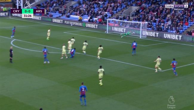 تصدي رائع من لينو ينقذ ارسنال من هدف محقق لكريستال بالاس