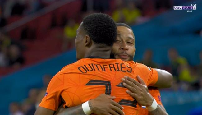 هدف هولندا الثالث القاتل في مرمي اوكرانيا دومفريس