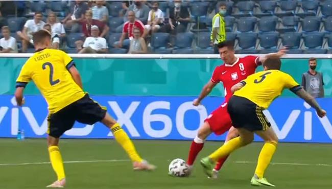 هدف ليفاندوفيسكي الاول الرائع في مرمي السويد