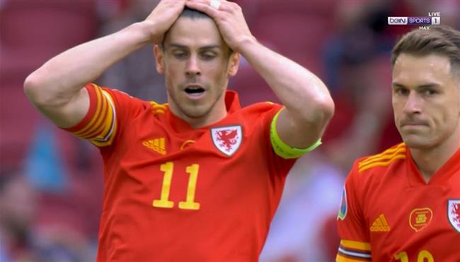 جاريث بيل كاد ان يسجل هدف رائع امام الدنمارك