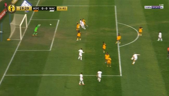 تصدي حارس كايزر تشيفز الرائع يحرم الوداد من هدف اول