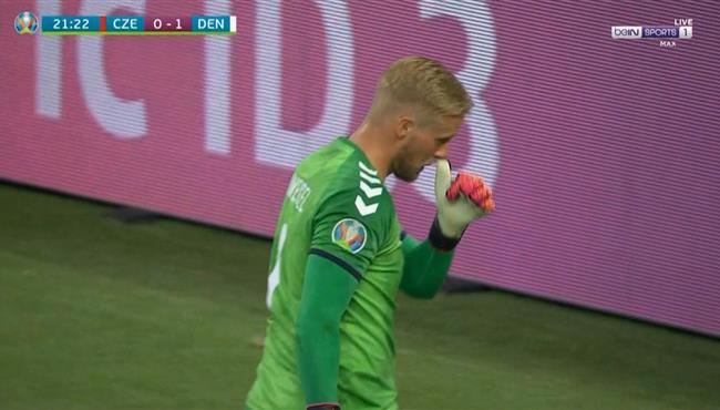 تصدي كاسبر شمايكل يحرم التشيك من تسجيل هدف