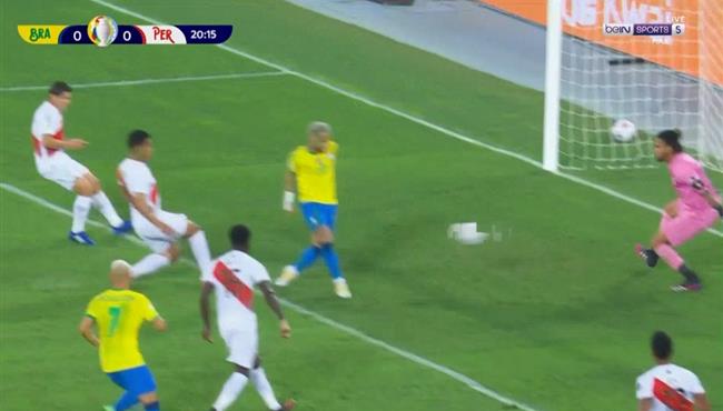 حارس بيرو يتألق وينقذ مرماه من هدف محقق للبرازيل