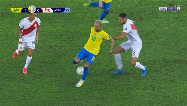لقطة مهارية رائعة من نيمار وباكيتا في مباراة البرازيل وبيرو