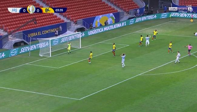 ميسي يتلاعب بمدافعي كولومبيا ولاوتارو يهدر هدف محقق للارجنتين