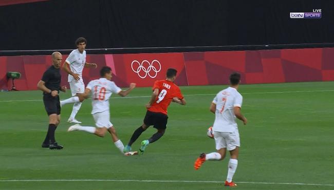 اصابة داني سيبايوس وخروجة في مباراة مصر واسبانيا