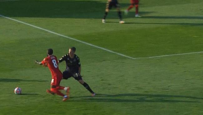 لقطة مهارية رائعة من نابي كيتا في مباراة ليفربول وماينز