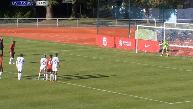 اوريجي يهدر ركلة جزاء في مباراة ليفربول وبولونيا