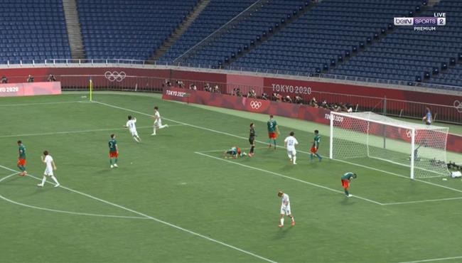 هدف اليابان الرائع في مرمي المكسيك كاورو ميتوما