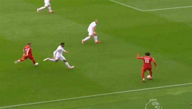 كوبري من محمد صلاح للاعب بيرنلي