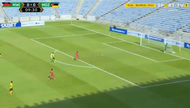 هدف كوميدي في مباراة موزمبيق ومالاوي بتصفيات كاس العالم