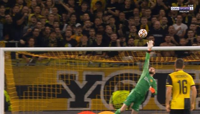 تصدي دي خيا الرائع يحرم يونج بويز من هدف ثاني