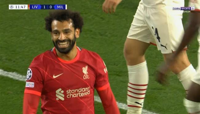 فرصة خطيرة من محمد صلاح علي مرمي ميلان
