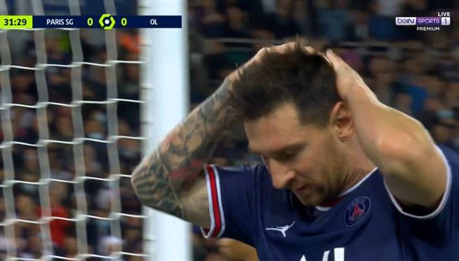 ميسي يهدر فرصة هدف امام ليون بالدوري الفرنسي