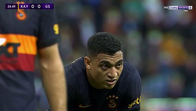 مدافع قيصري سبور يمنع مصطفي محمد من تسجيل هدف