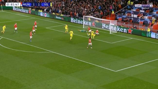 فرصة خطيرة من فياريال علي مانشستر يونايتد في الوقت القاتل