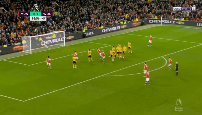 تصدي حارس ولفرهامبتون الرائع ينقذ مرماه في الوقت القاتل امام مانشستر يونايتد