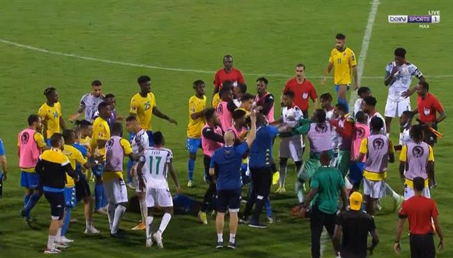 مشادة بالايدي بين اللاعبين بعد مباراة غانا والجابون بكاس امم افريقيا