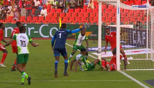 تألق حارس السودان والقائم يحرمان نيجيريا من هدف محقق