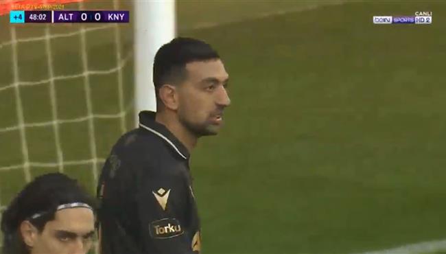 احمد حسن كوكا يهدر هدف محقق لكونيا سبور امام التاي